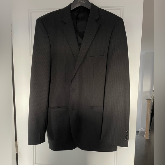 Black Hugo Boss suit for men - Picture 4 of 15